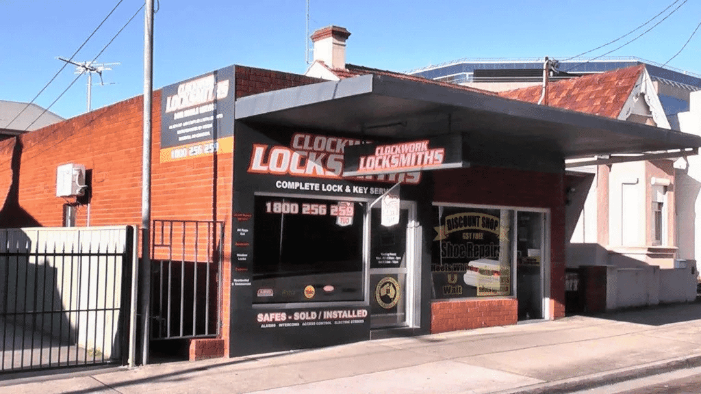 What to Expect During a Locksmith Service Call | 2 | Clockwork Locksmiths